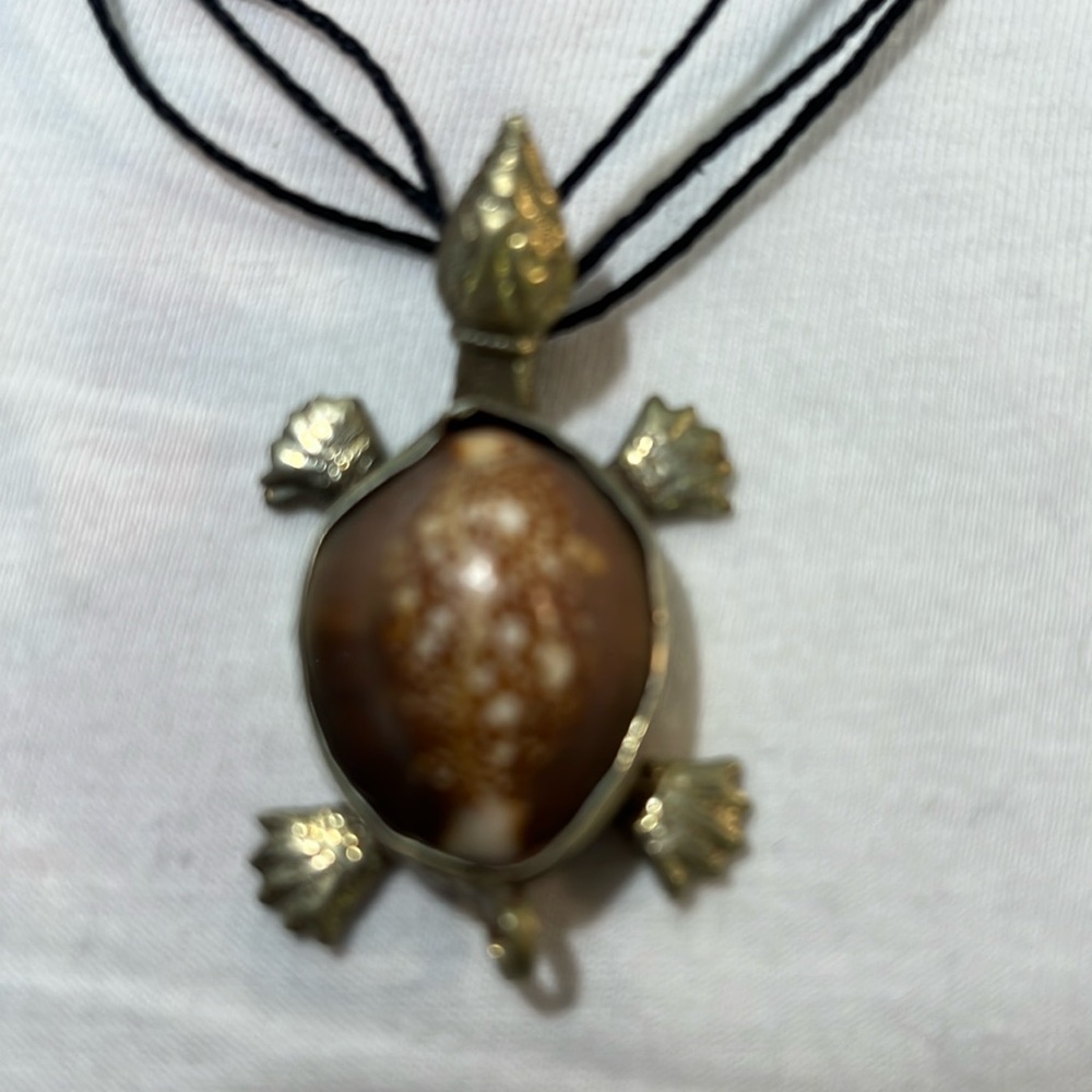 Silver, metal, turtle necklace with seashell